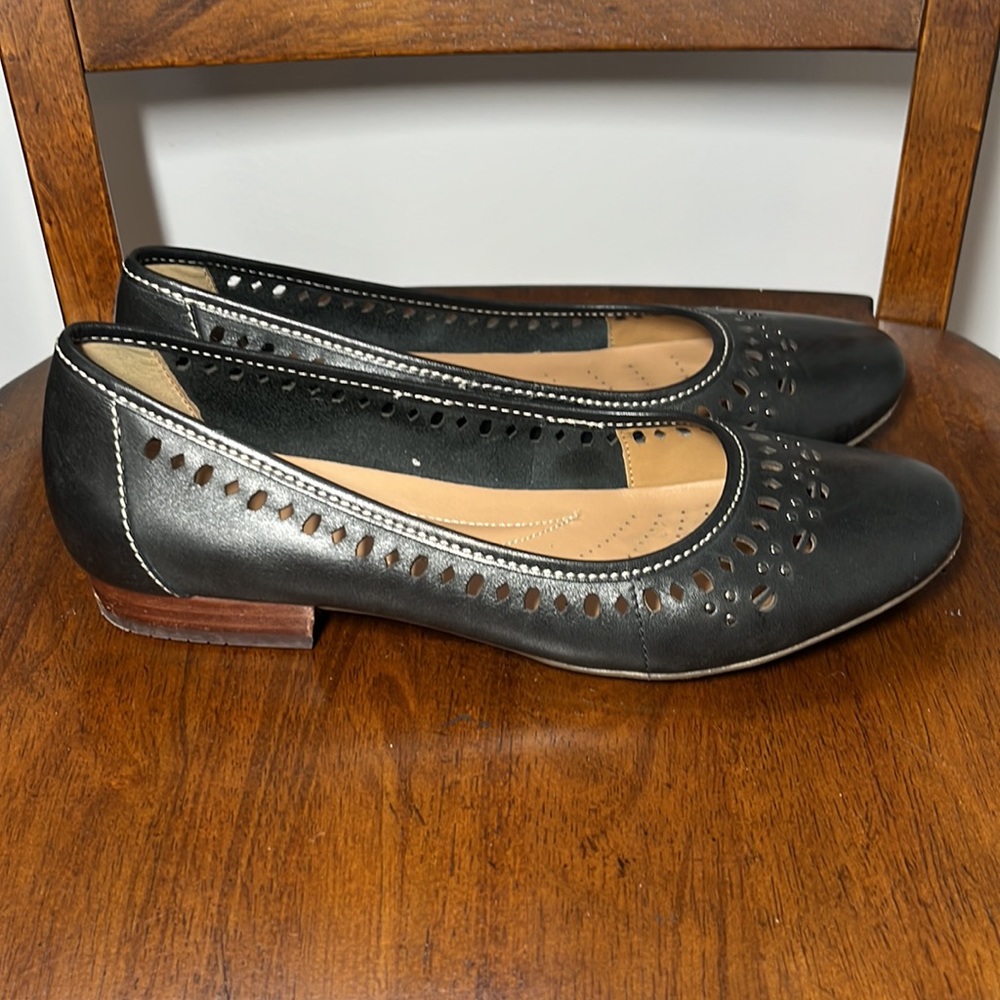 Clarks Artisan Black flats Sz 9.5